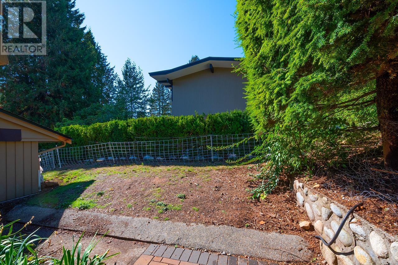1985 Queens Avenue, West Vancouver, British Columbia  V7V 2X8 - Photo 34 - R2819757