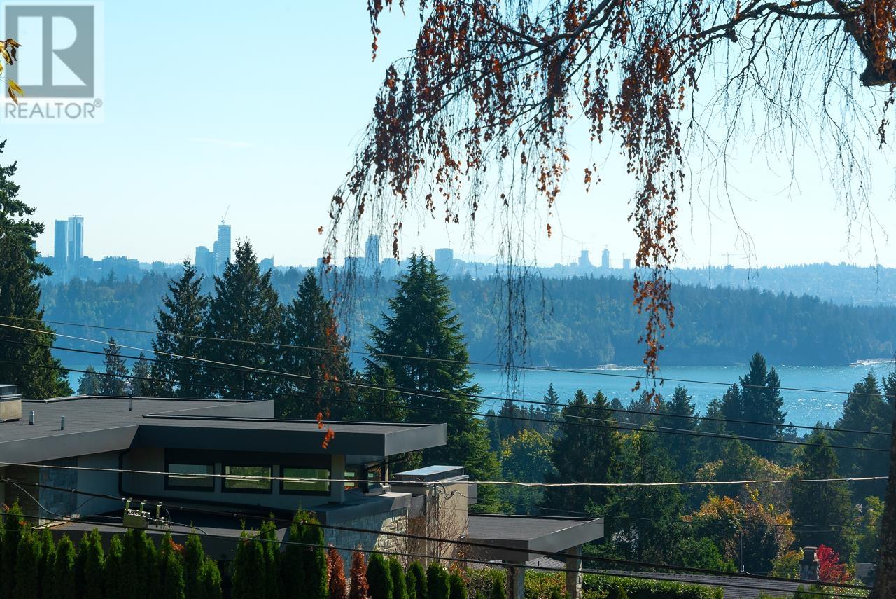 1985 Queens Avenue, West Vancouver, British Columbia  V7V 2X8 - Photo 7 - R2819757