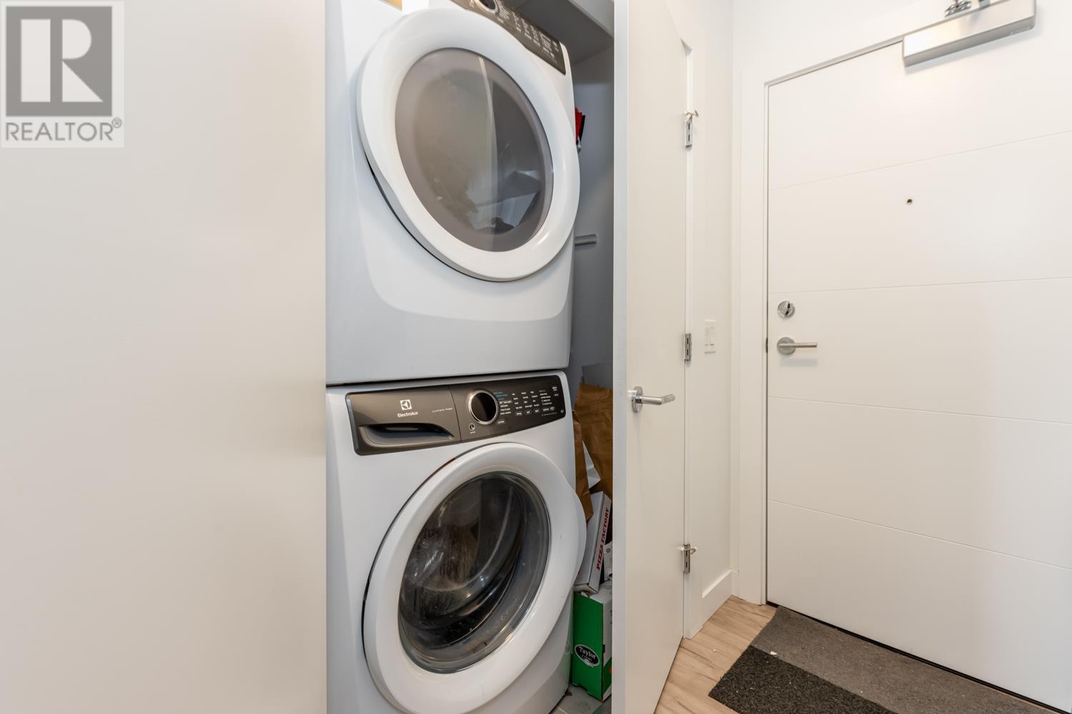 1302 652 Whiting Way, Coquitlam, British Columbia  V3J 0K3 - Photo 11 - R2819443