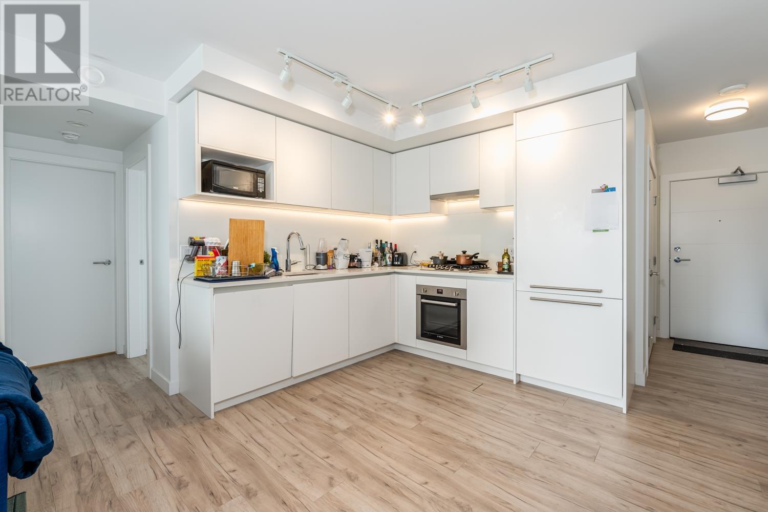 1302 652 Whiting Way, Coquitlam, British Columbia  V3J 0K3 - Photo 3 - R2819443