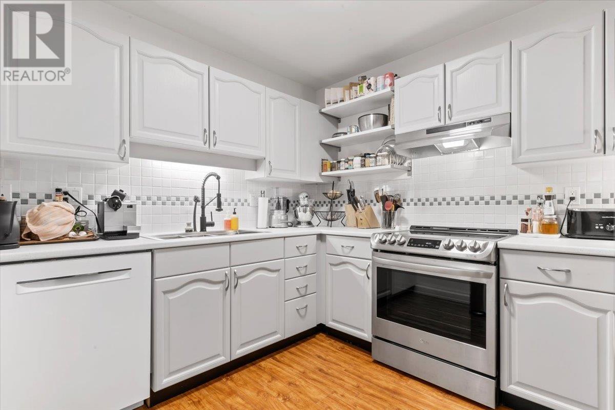 422 6707 Southpoint Drive, Burnaby, British Columbia  V3N 4V8 - Photo 10 - R2819566