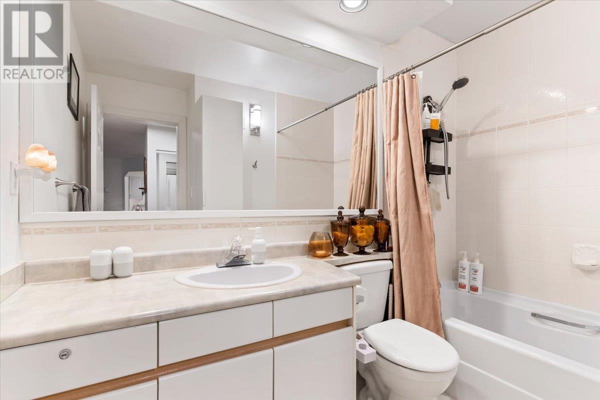 422 6707 Southpoint Drive, Burnaby, British Columbia  V3N 4V8 - Photo 17 - R2819566