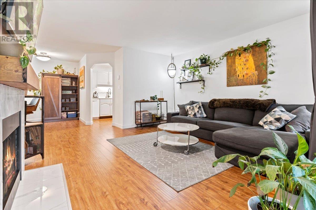 422 6707 Southpoint Drive, Burnaby, British Columbia  V3N 4V8 - Photo 6 - R2819566