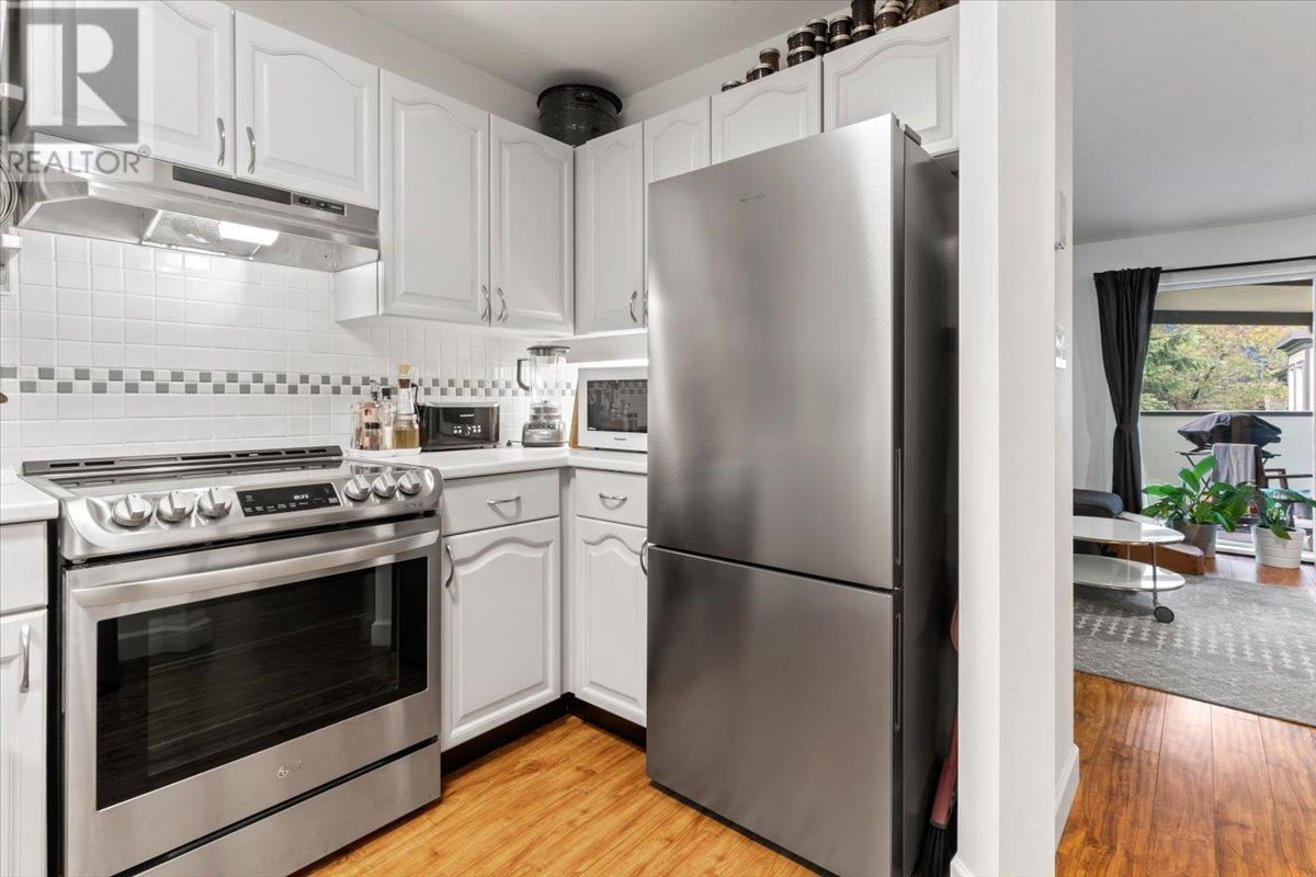422 6707 Southpoint Drive, Burnaby, British Columbia  V3N 4V8 - Photo 11 - R2819566