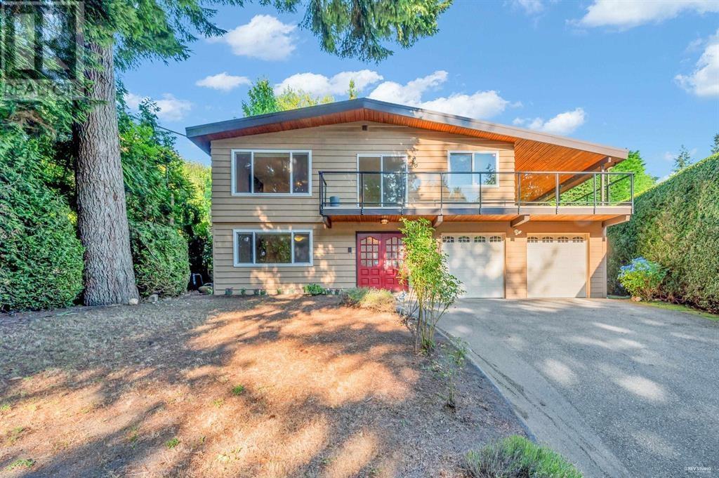 3884 Lonsdale Avenue, North Vancouver, British Columbia  V7N 3K6 - Photo 2 - R2819808
