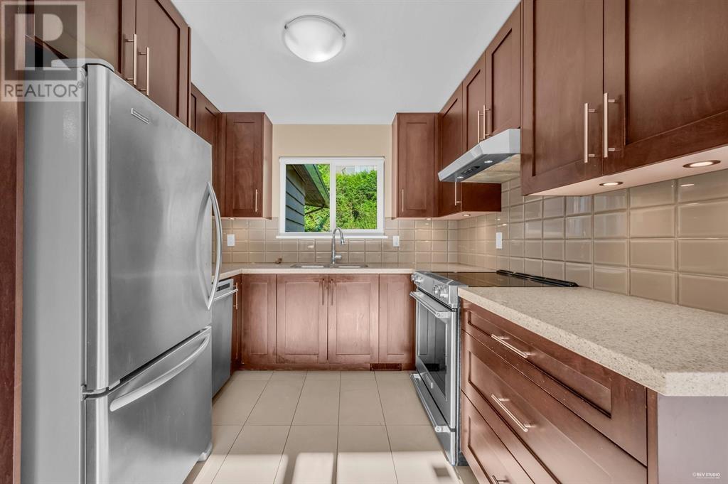 3884 Lonsdale Avenue, North Vancouver, British Columbia  V7N 3K6 - Photo 5 - R2819808