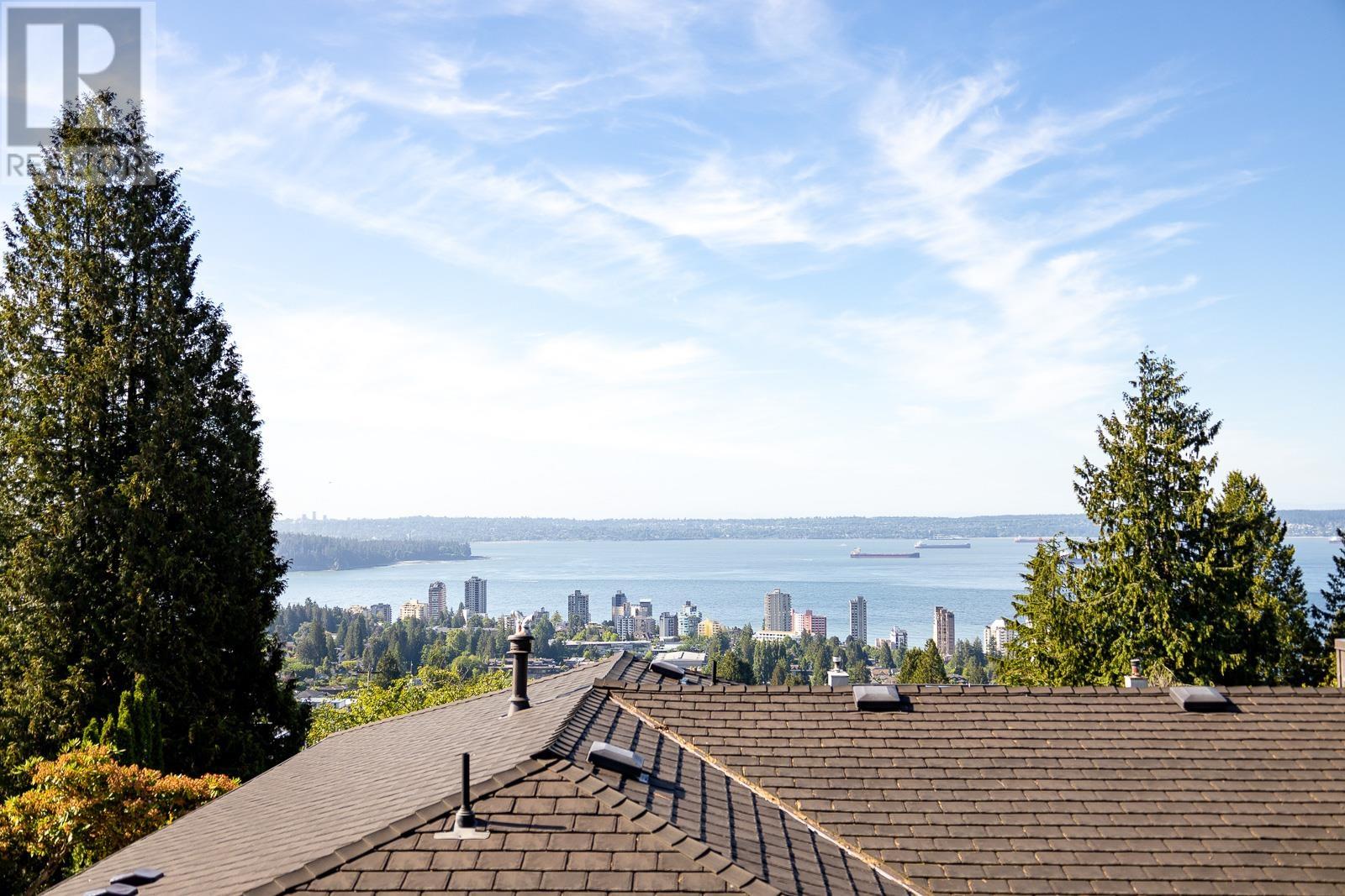 1955 22nd Street, West Vancouver, British Columbia  V7V 4E7 - Photo 9 - R2816813