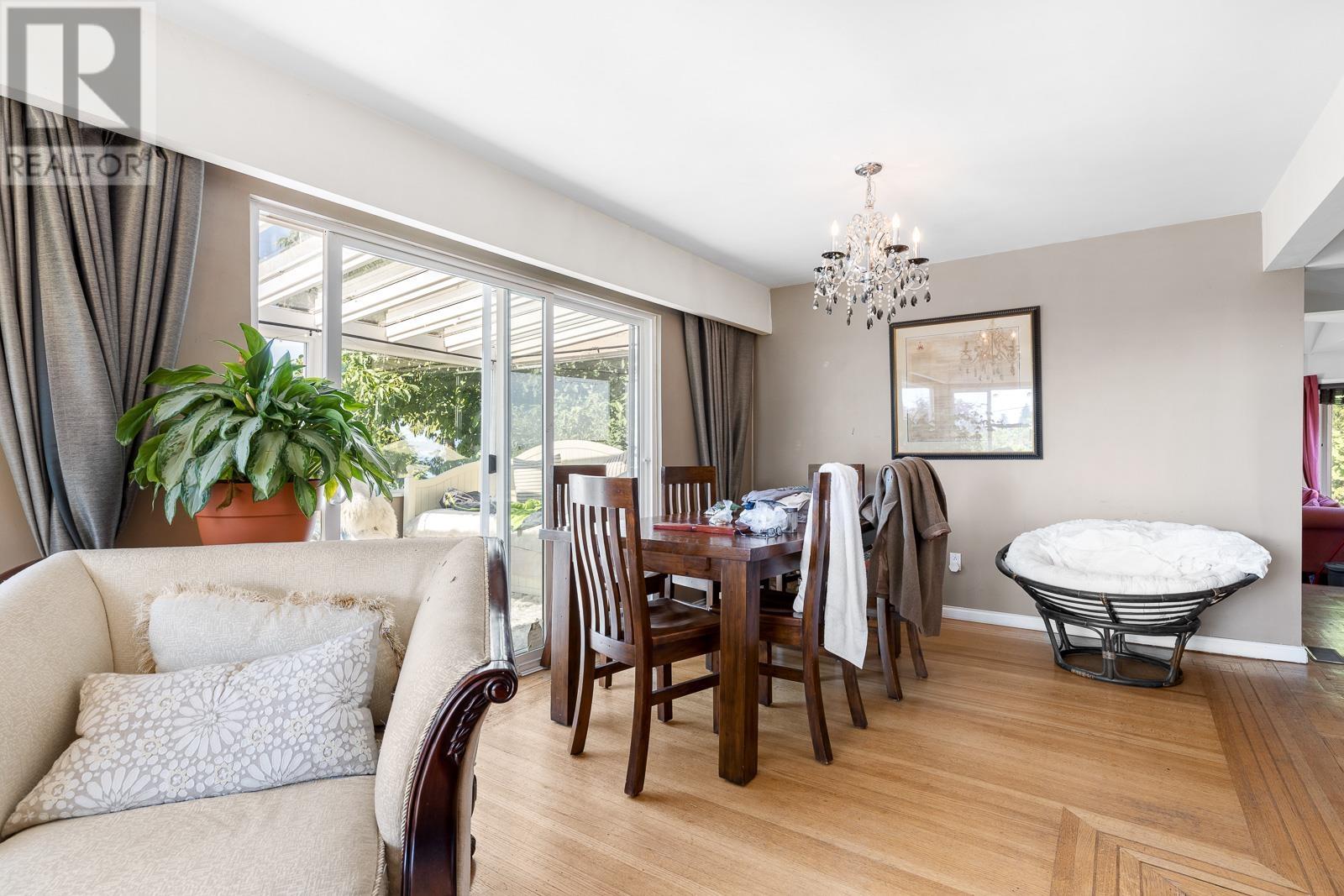 1955 22nd Street, West Vancouver, British Columbia  V7V 4E7 - Photo 11 - R2816813