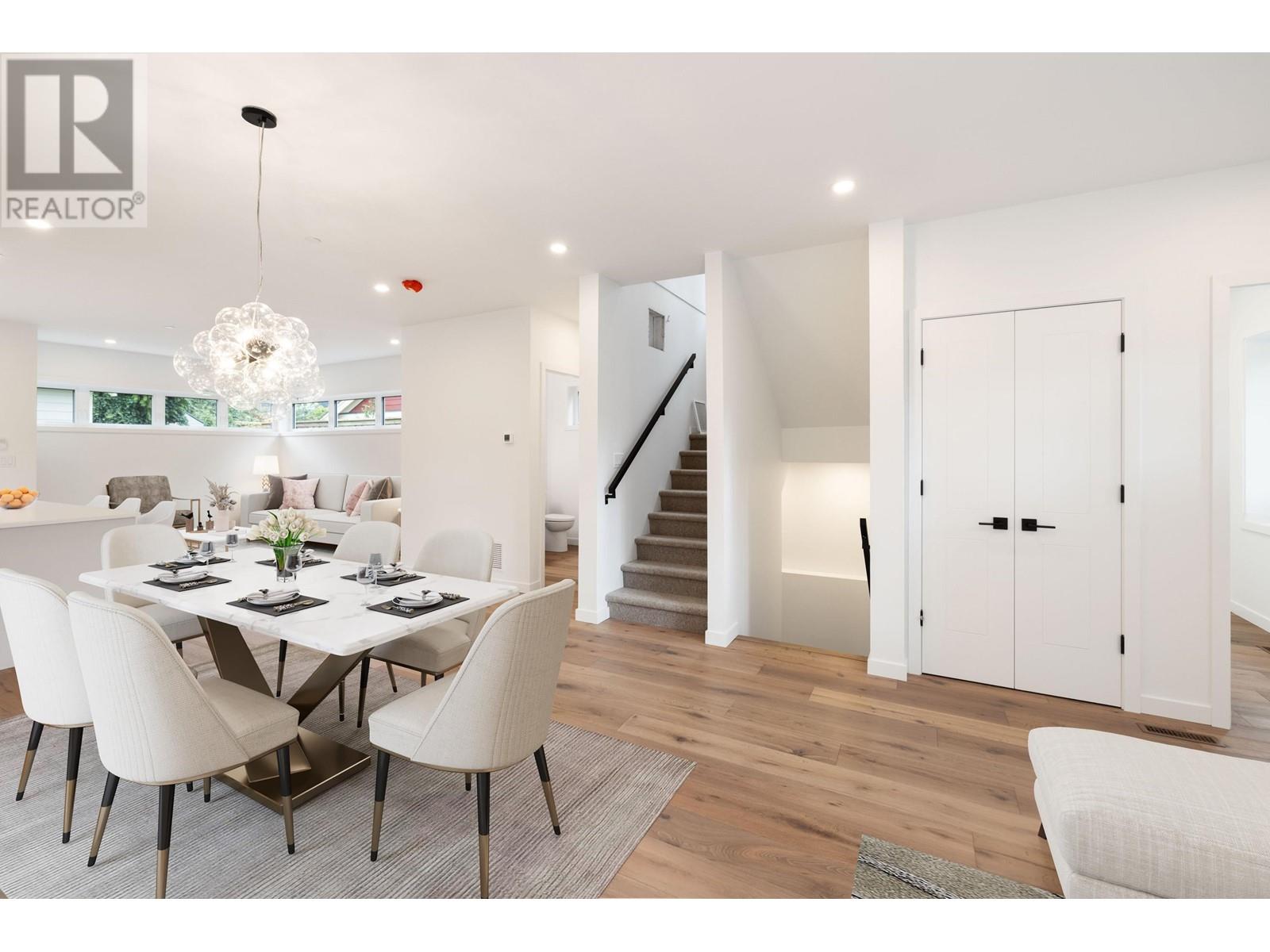 608 E 9th Street, North Vancouver, British Columbia  V7L 2B7 - Photo 4 - R2818228