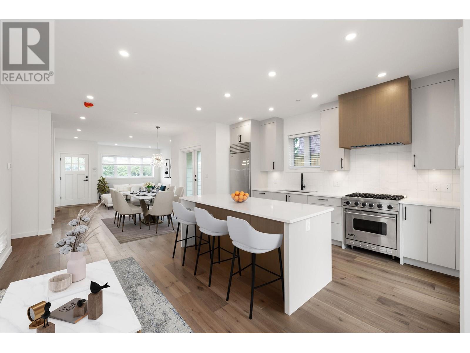 608 E 9th Street, North Vancouver, British Columbia  V7L 2B7 - Photo 11 - R2818228