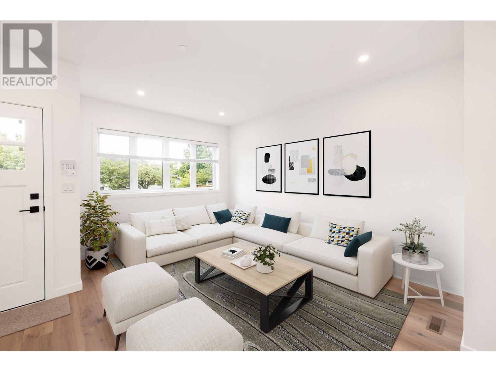608 E 9th Street, North Vancouver, British Columbia  V7L 2B7 - Photo 5 - R2818228