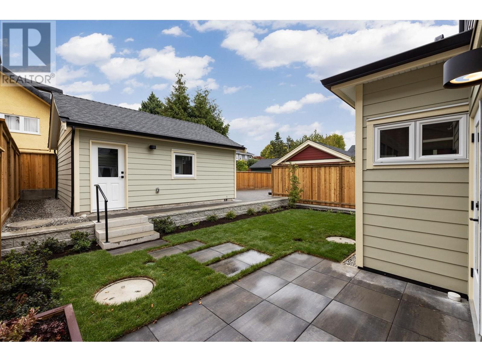 608 E 9th Street, North Vancouver, British Columbia  V7L 2B7 - Photo 38 - R2818228