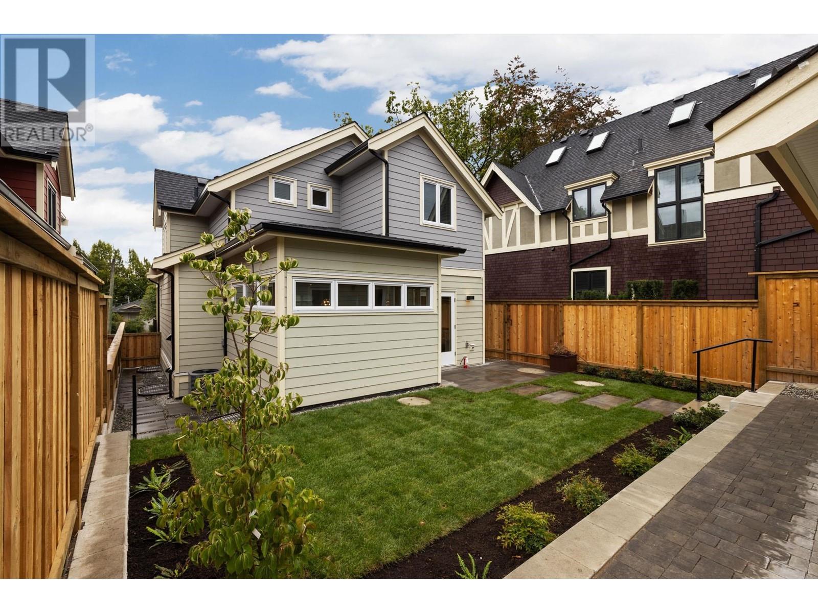 608 E 9th Street, North Vancouver, British Columbia  V7L 2B7 - Photo 20 - R2818228