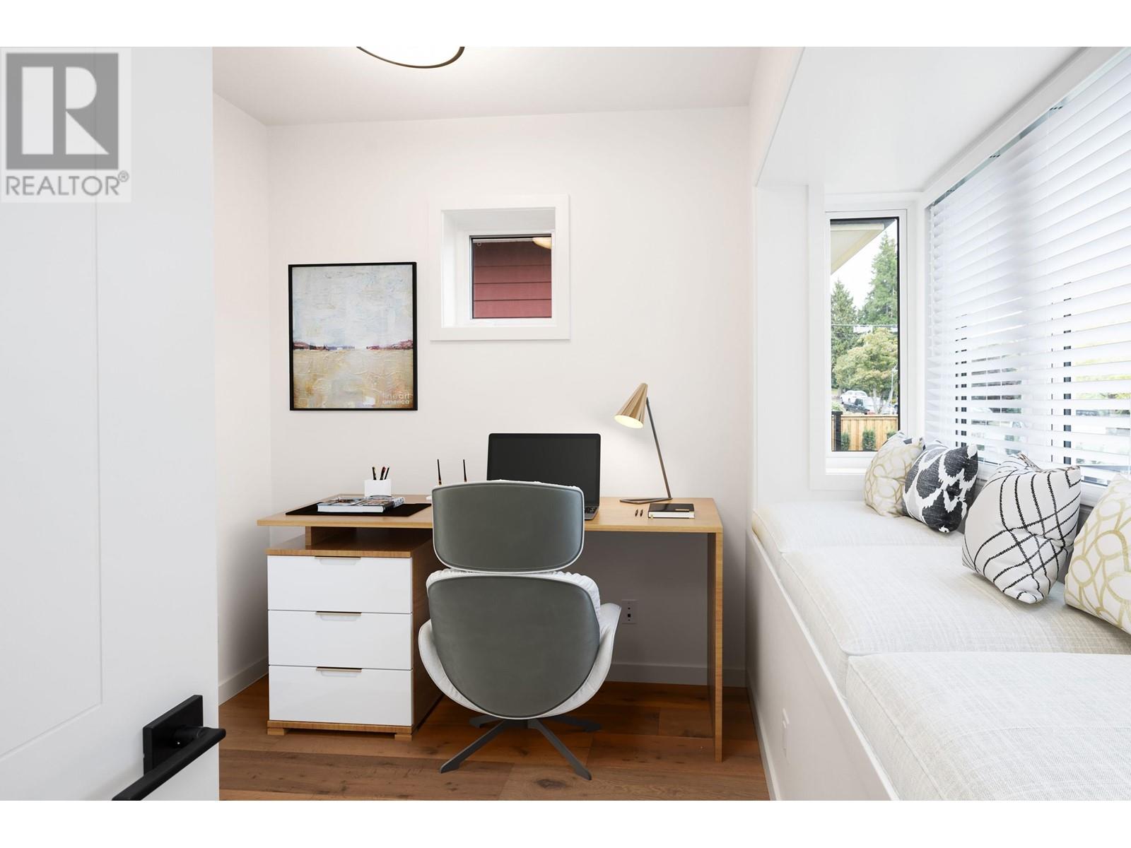 608 E 9th Street, North Vancouver, British Columbia  V7L 2B7 - Photo 6 - R2818228