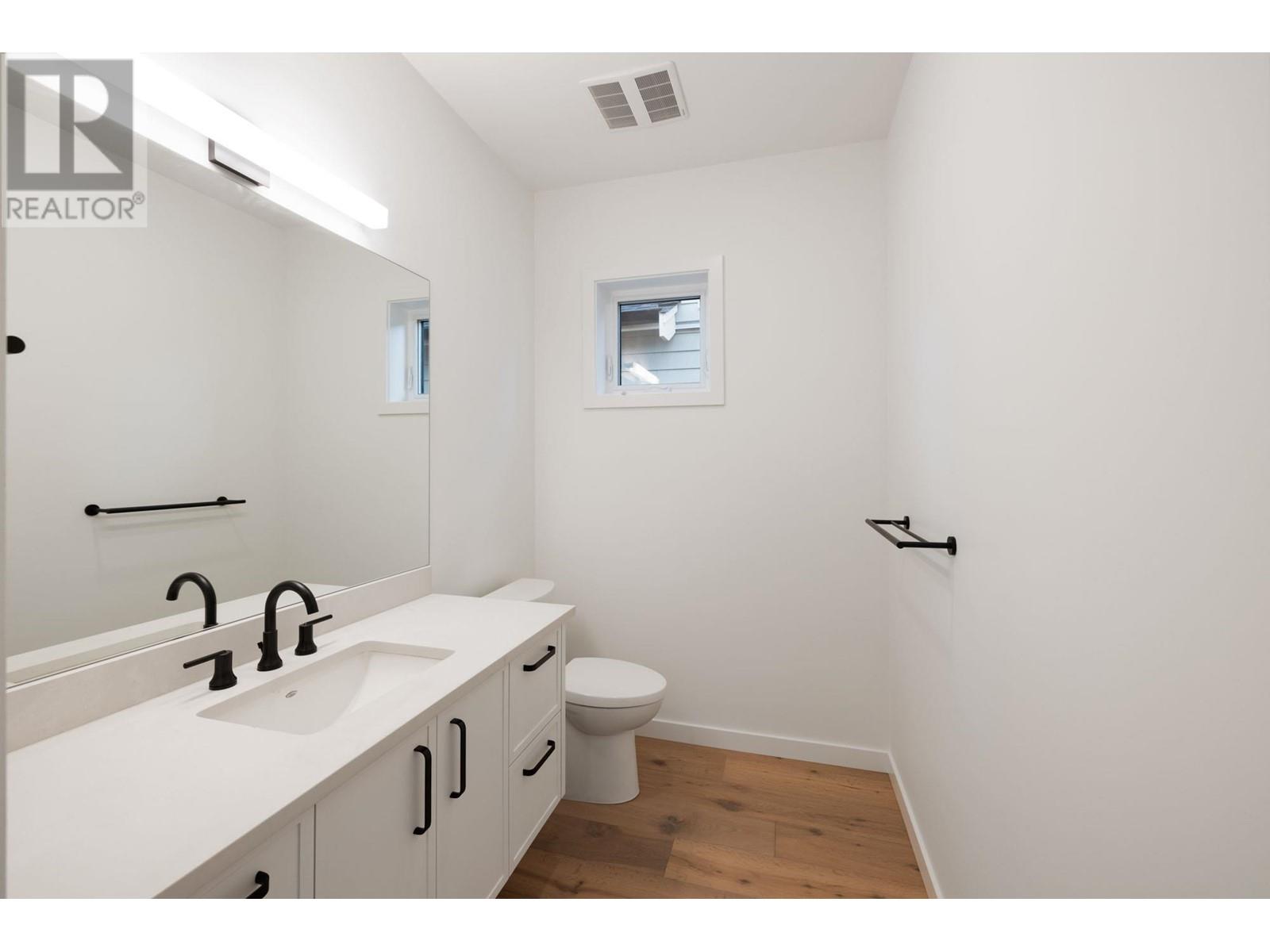 614 E 9th Street, North Vancouver, British Columbia  V7L 2B7 - Photo 16 - R2818229