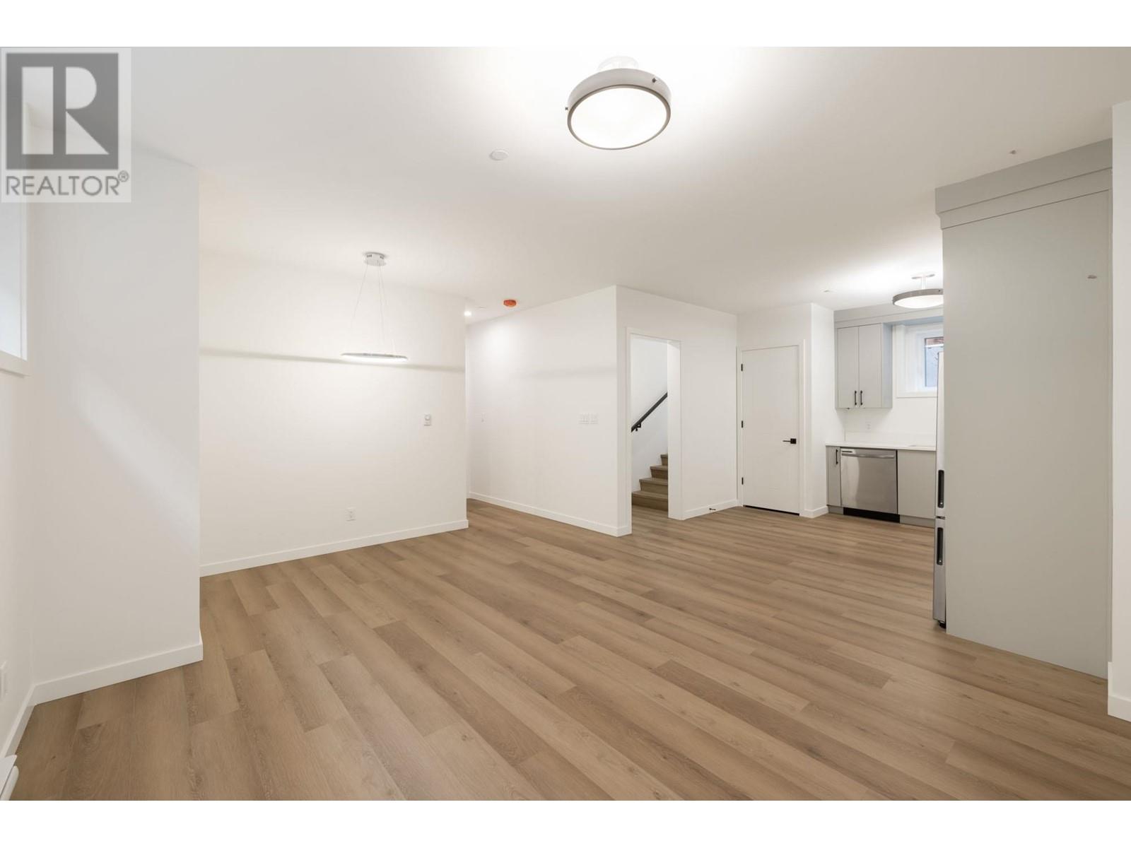 614 E 9th Street, North Vancouver, British Columbia  V7L 2B7 - Photo 36 - R2818229