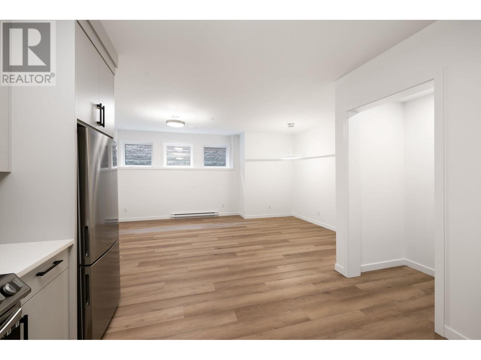 614 E 9th Street, North Vancouver, British Columbia  V7L 2B7 - Photo 34 - R2818229