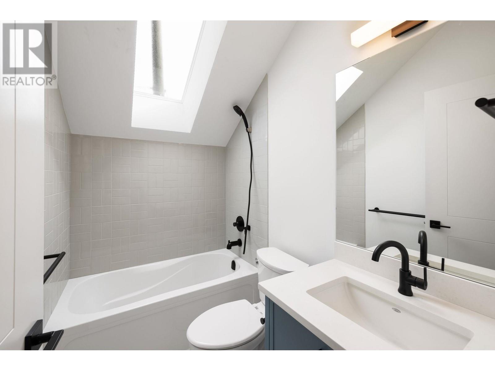 614 E 9th Street, North Vancouver, British Columbia  V7L 2B7 - Photo 29 - R2818229
