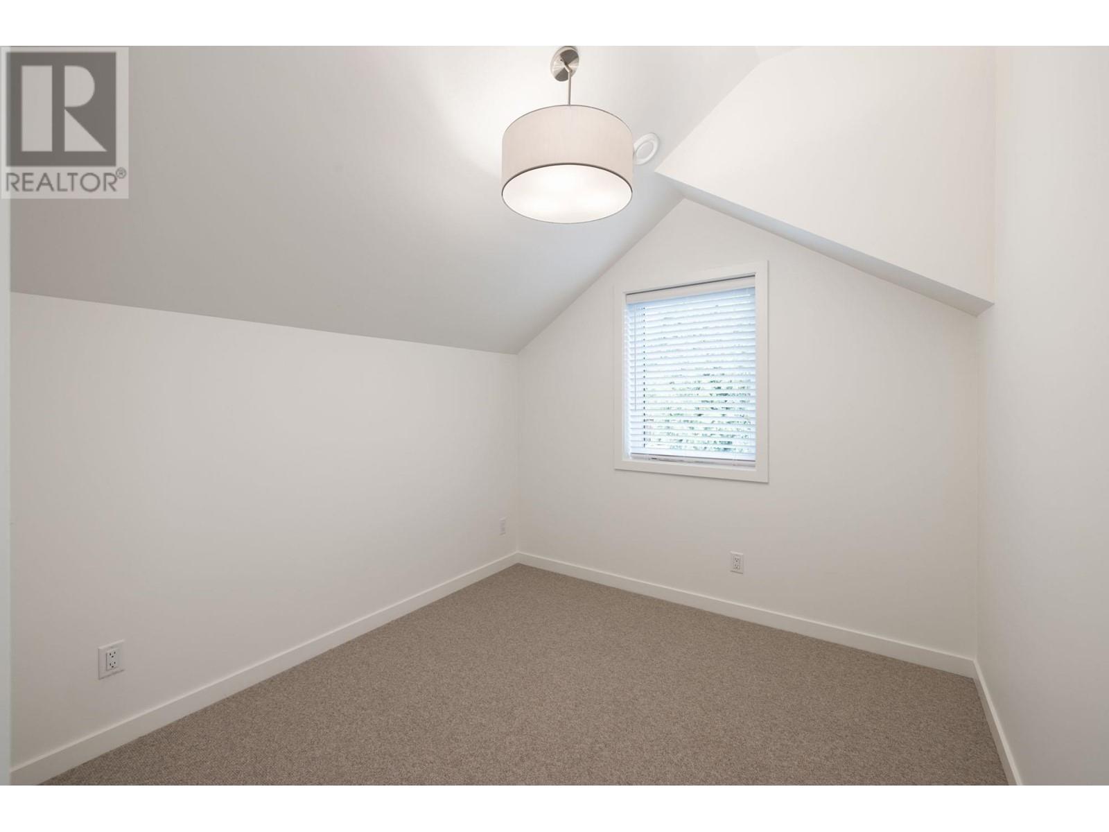 614 E 9th Street, North Vancouver, British Columbia  V7L 2B7 - Photo 31 - R2818229