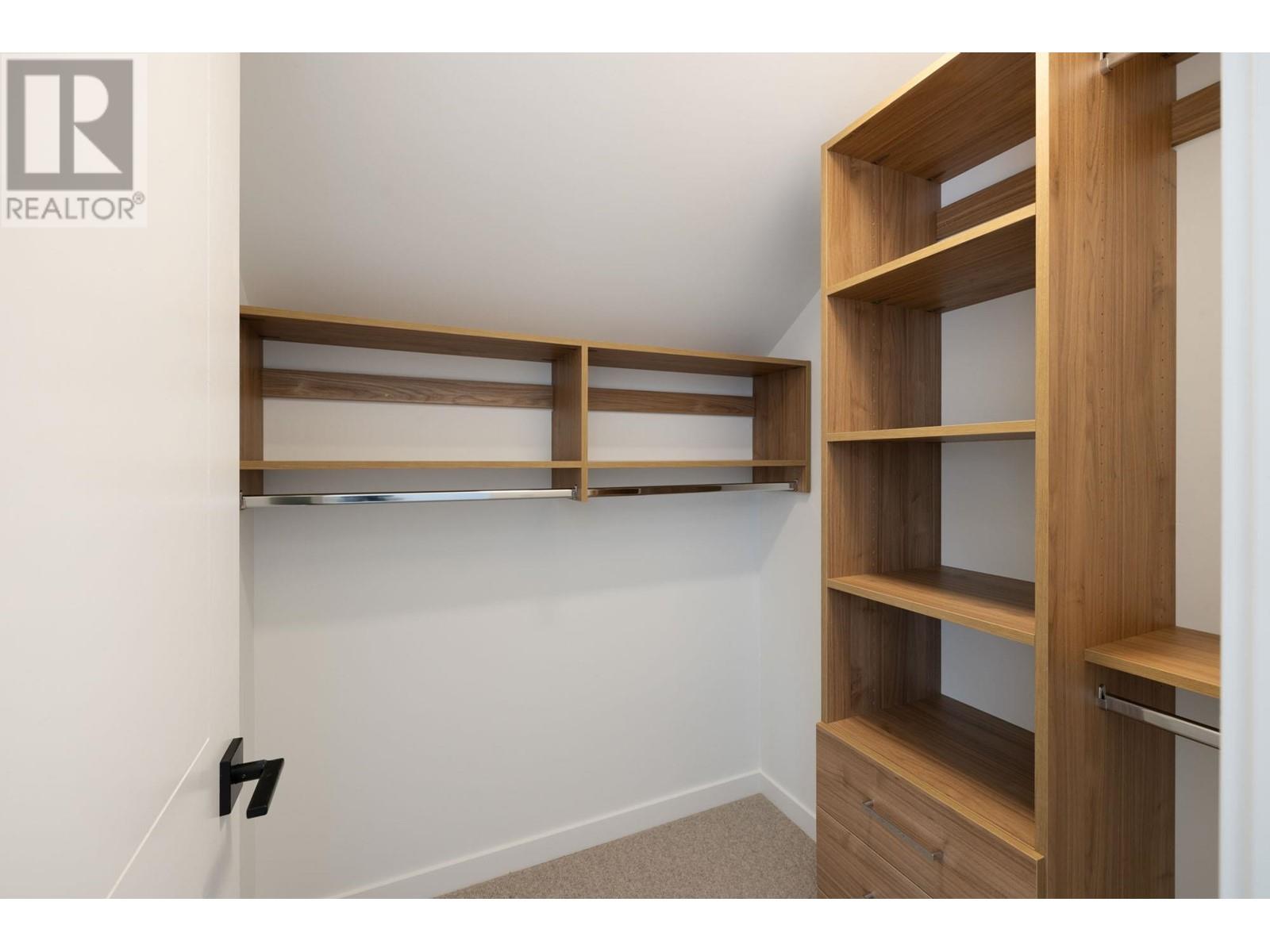 614 E 9th Street, North Vancouver, British Columbia  V7L 2B7 - Photo 19 - R2818229