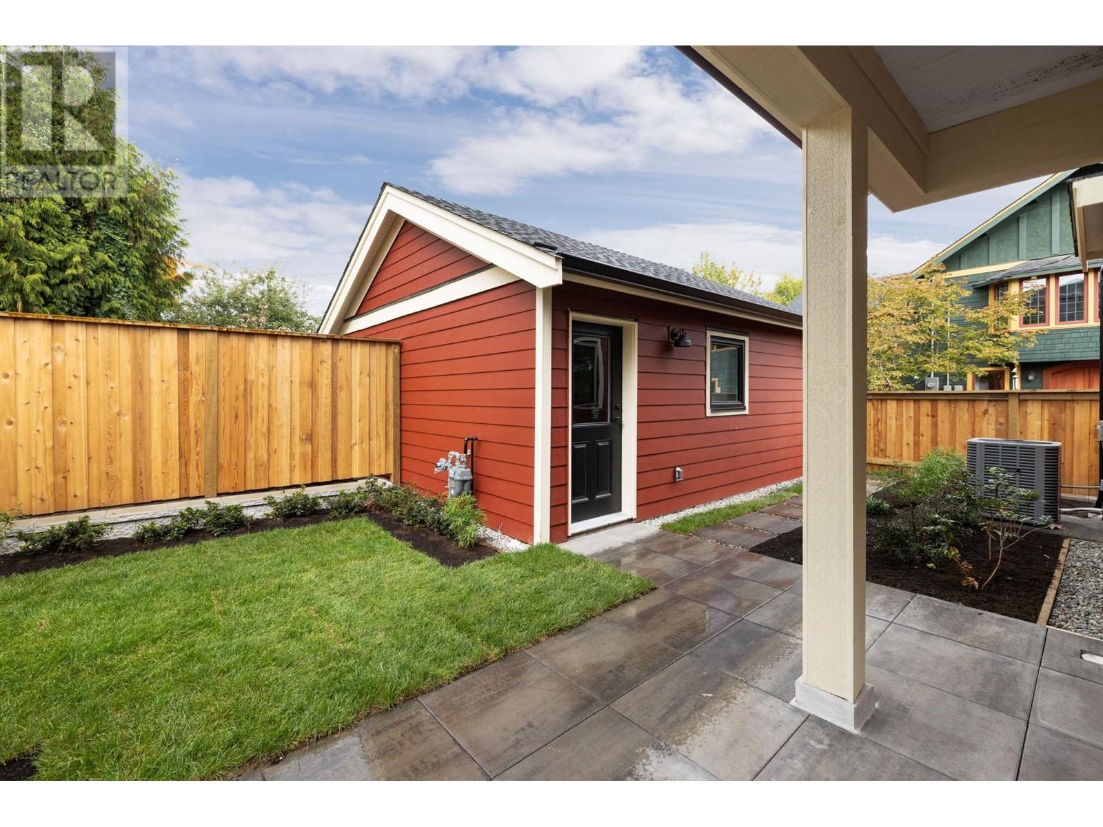 614 E 9th Street, North Vancouver, British Columbia  V7L 2B7 - Photo 21 - R2818229