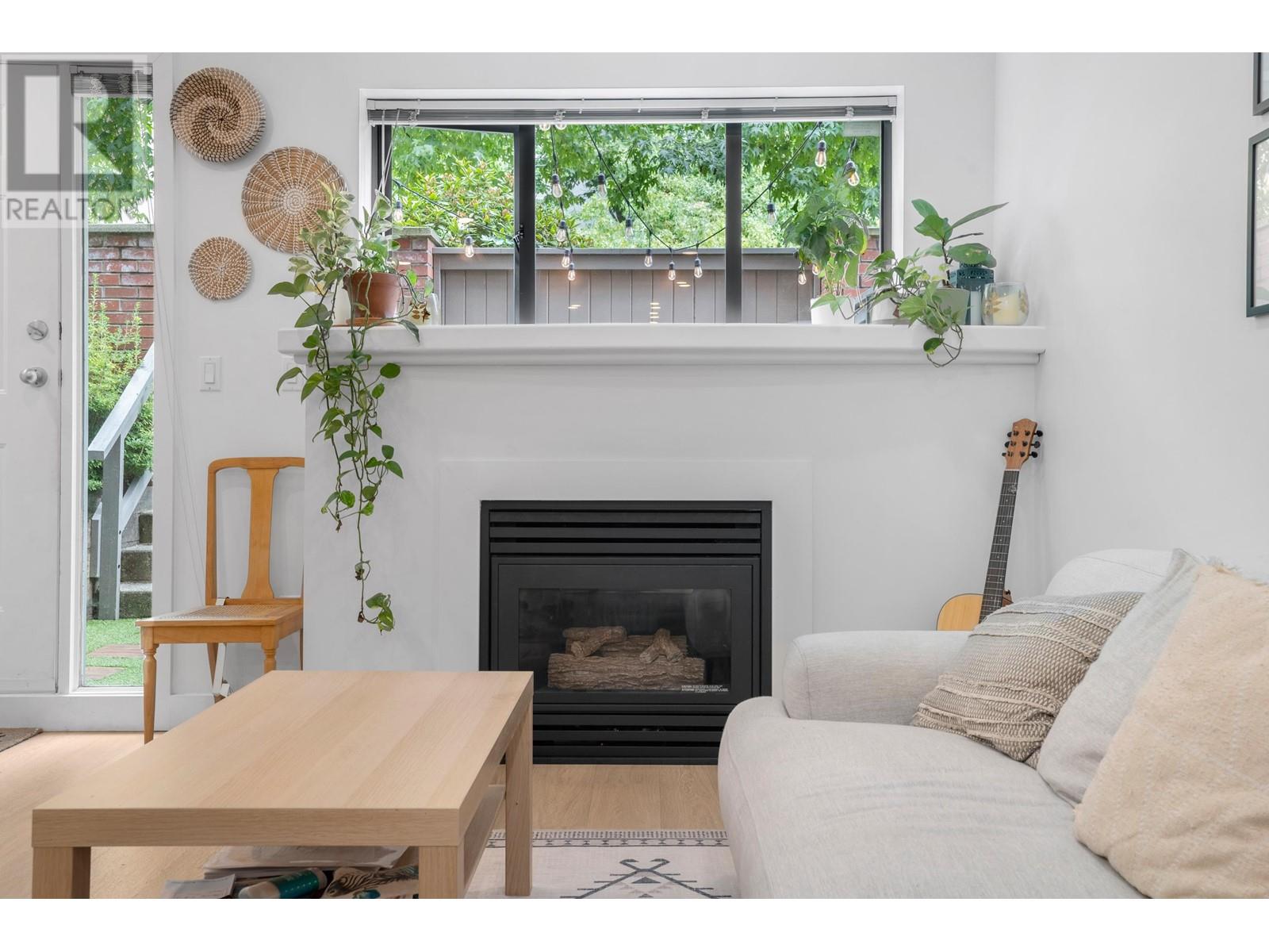 105 345 LONSDALE AVENUE, north vancouver, British Columbia