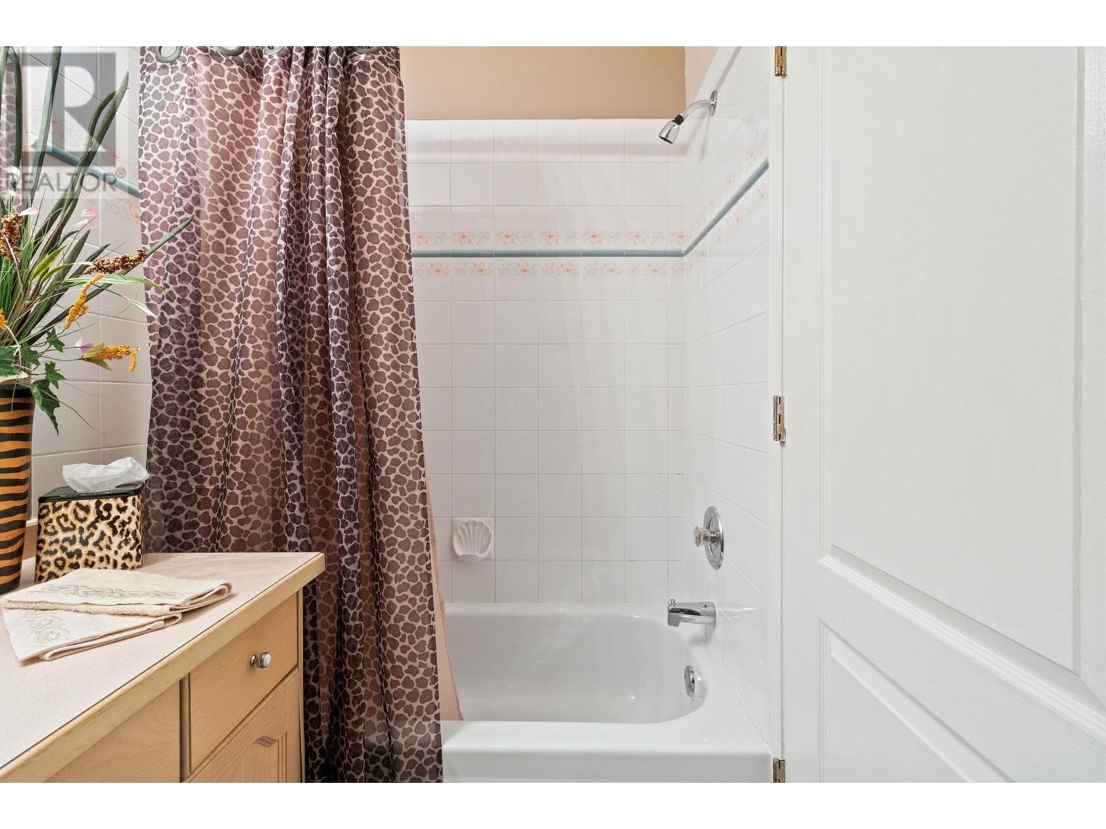 111 19241 Ford Road, Pitt Meadows, British Columbia  V3Y 2N4 - Photo 14 - R2819896