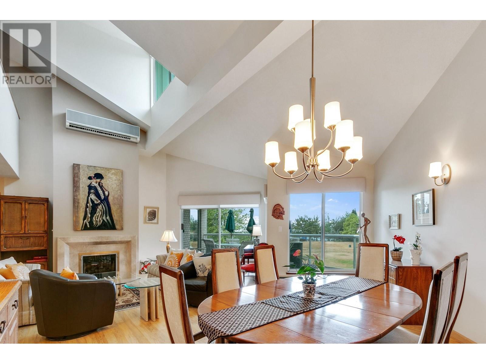 1304 33 Chesterfield Place, North Vancouver, British Columbia  V7M 3K4 - Photo 1 - R2819937