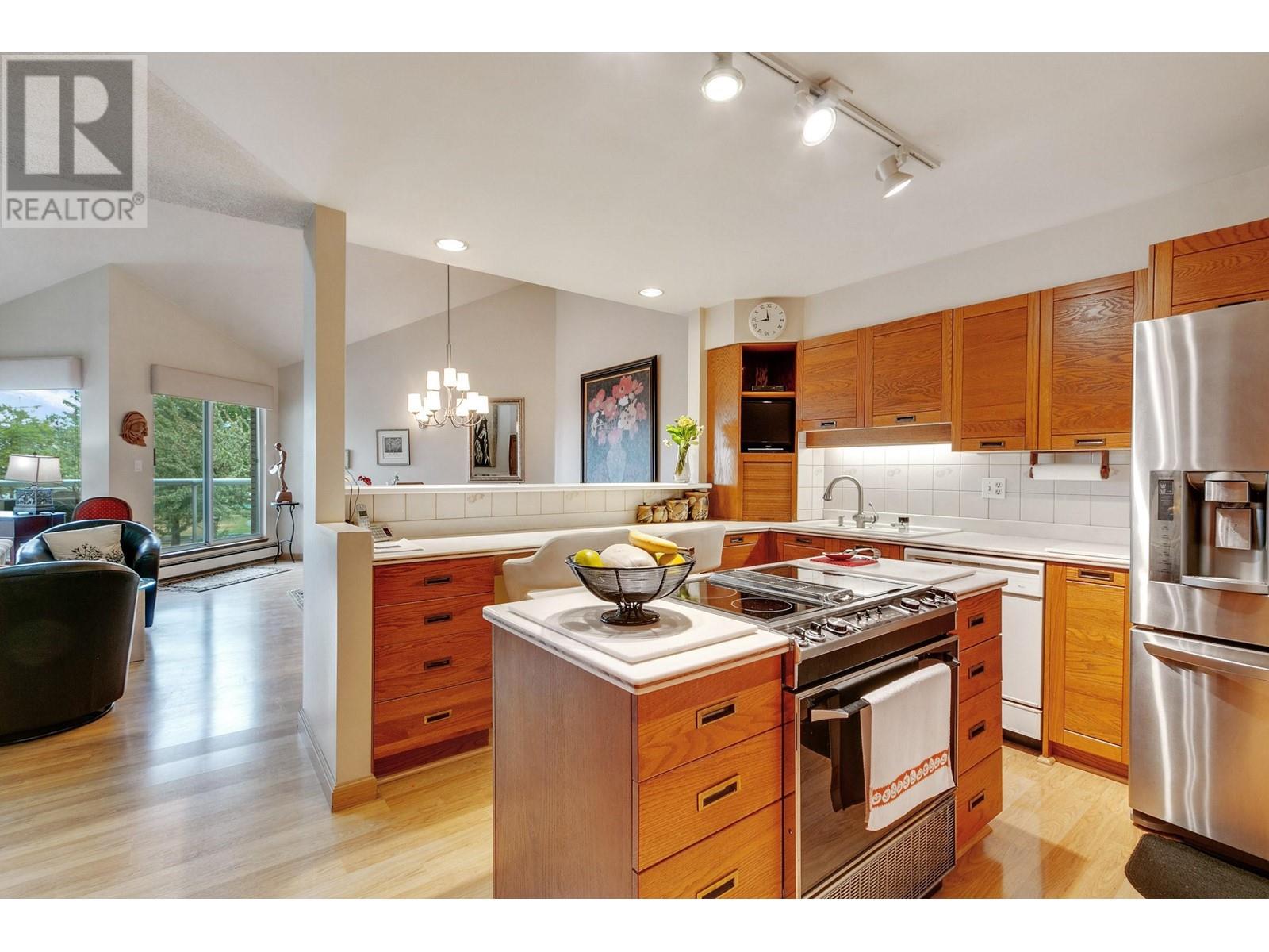 1304 33 Chesterfield Place, North Vancouver, British Columbia  V7M 3K4 - Photo 14 - R2819937