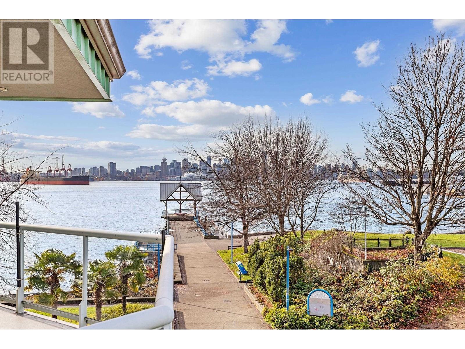 1304 33 Chesterfield Place, North Vancouver, British Columbia  V7M 3K4 - Photo 2 - R2819937