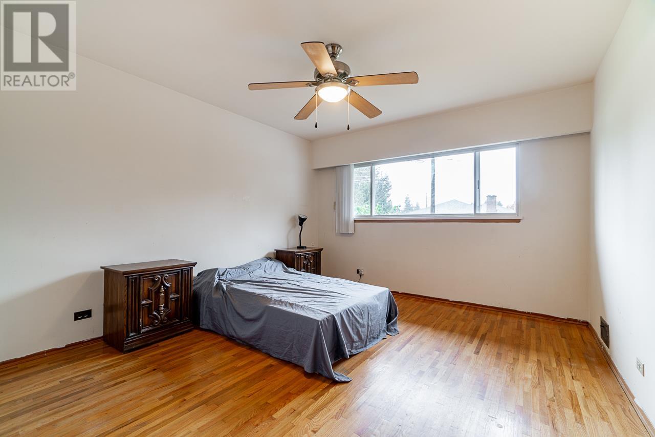 8290 18th Avenue, Burnaby, British Columbia  V3N 1K3 - Photo 14 - R2819864