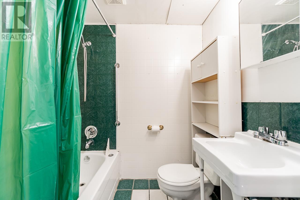 8290 18th Avenue, Burnaby, British Columbia  V3N 1K3 - Photo 27 - R2819864