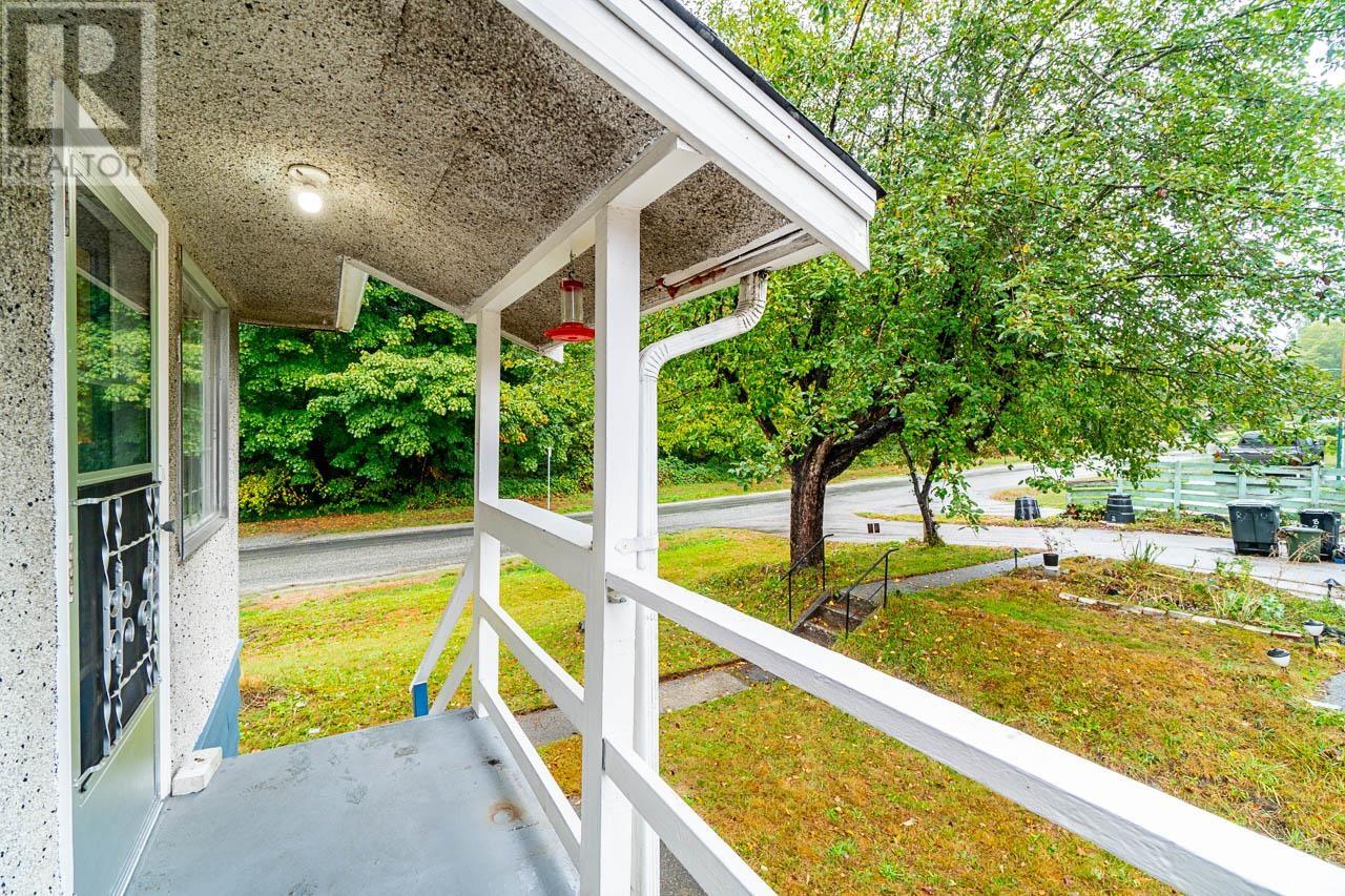 8290 18th Avenue, Burnaby, British Columbia  V3N 1K3 - Photo 28 - R2819864