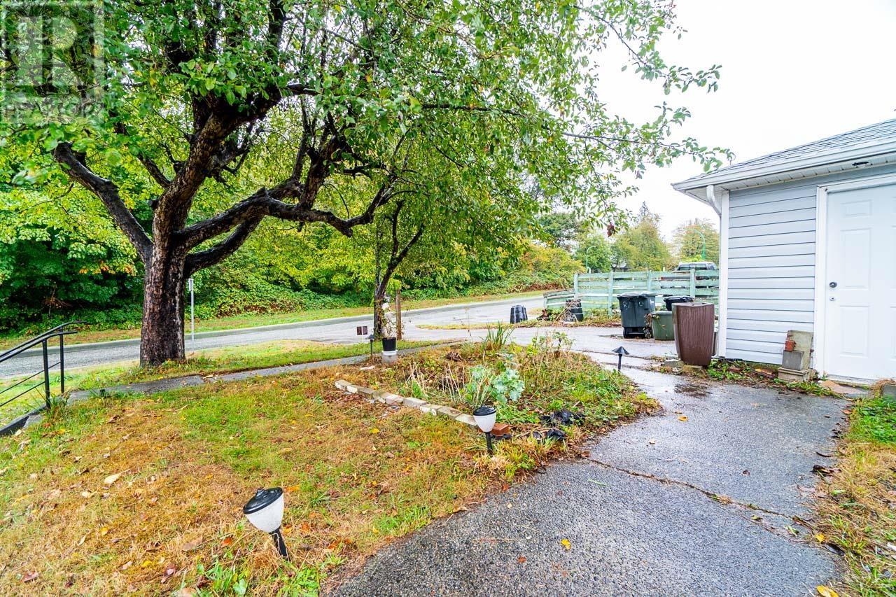 8290 18th Avenue, Burnaby, British Columbia  V3N 1K3 - Photo 34 - R2819864
