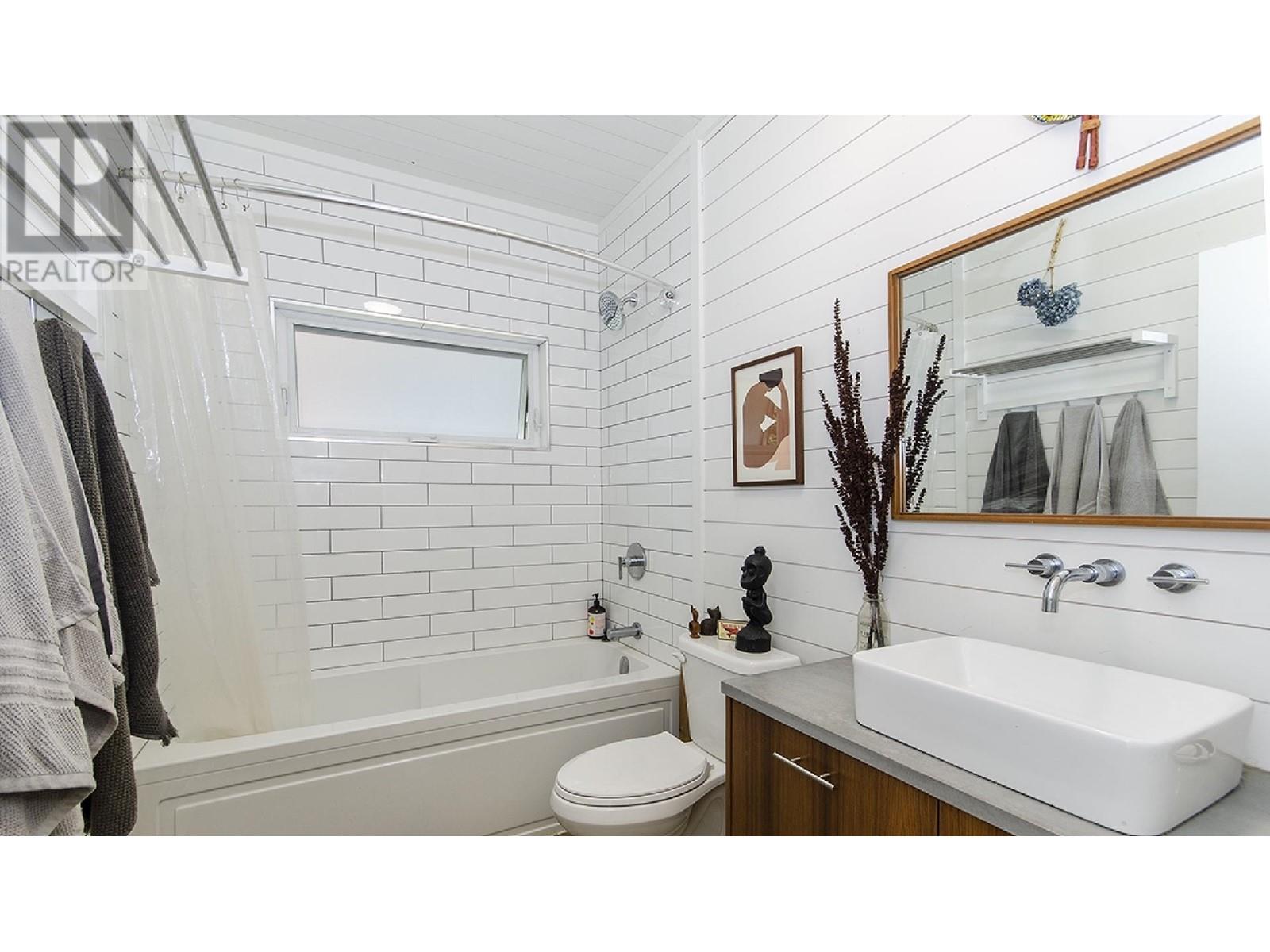 6 Brighton Beach, North Vancouver, British Columbia  V0V 0V0 - Photo 10 - R2819883