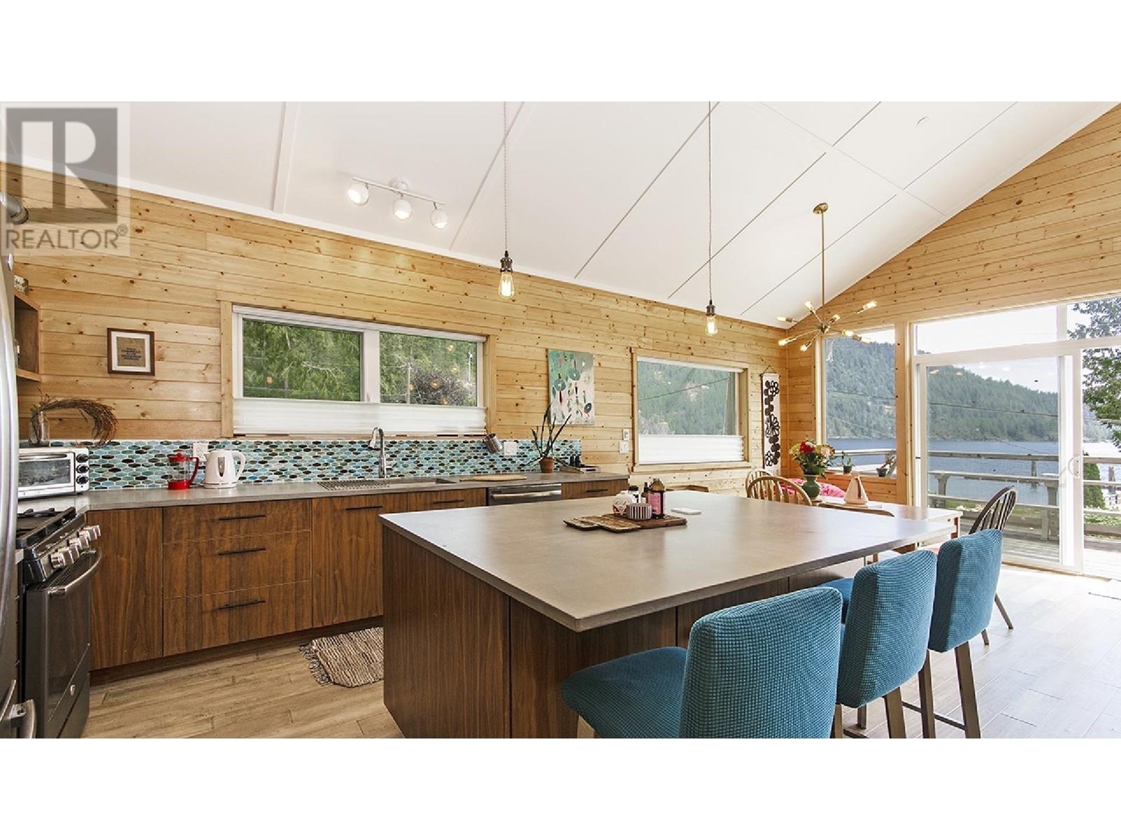 6 Brighton Beach, North Vancouver, British Columbia  V0V 0V0 - Photo 6 - R2819883