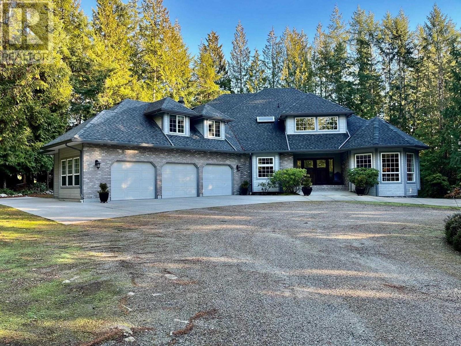 1356 Roberts Creek Road, Roberts Creek, British Columbia  V0N 2W1 - Photo 2 - R2819921