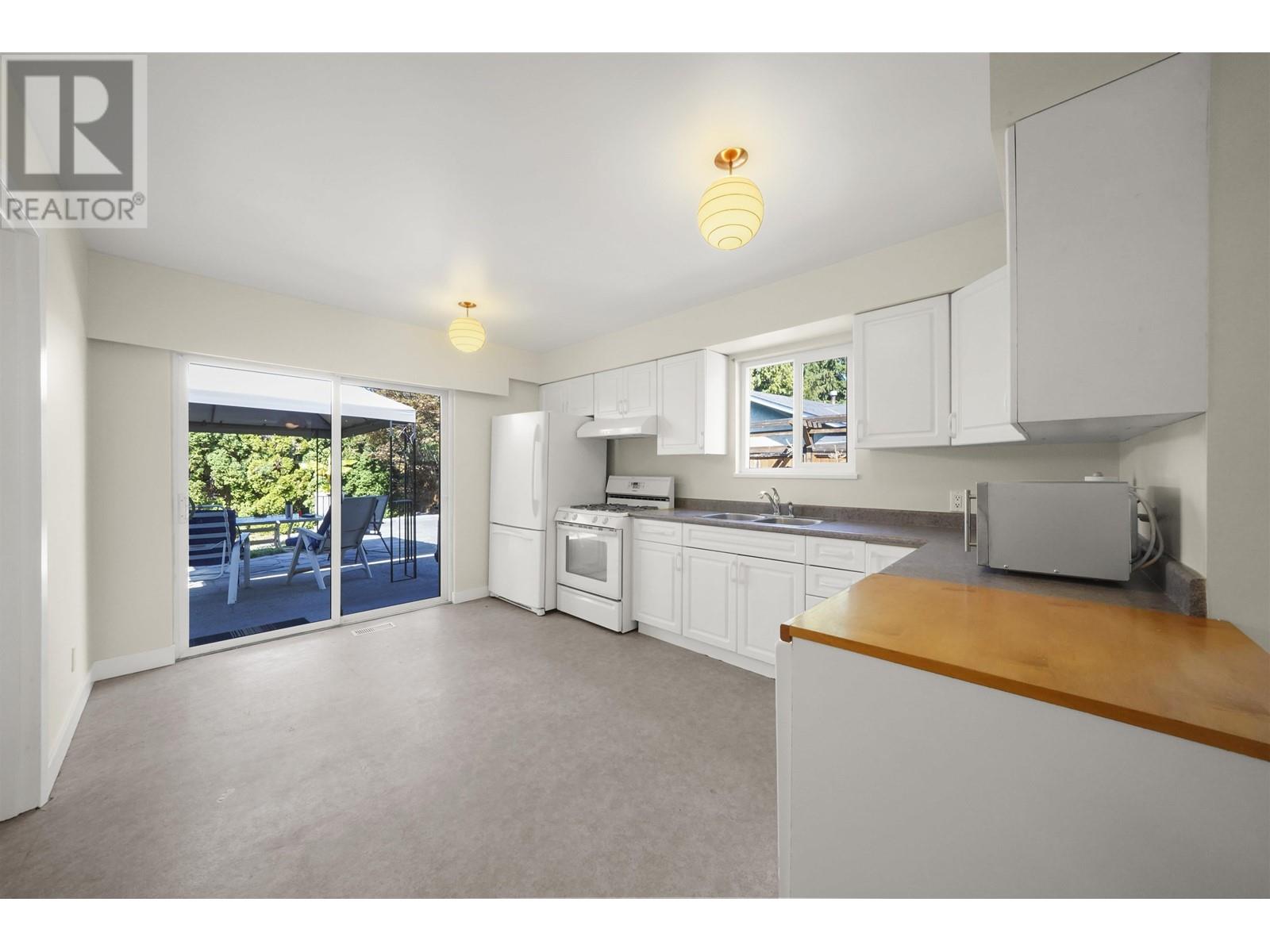 2839 St. Michael Street, Port Coquitlam, British Columbia  V3B 5G3 - Photo 12 - R2808322