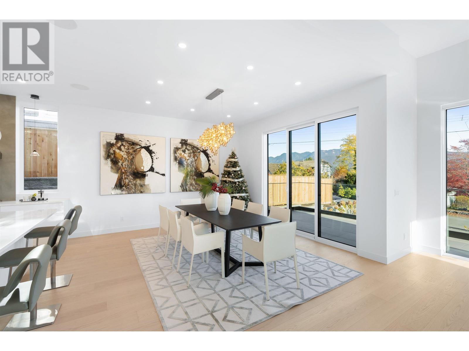 519 Roslyn Boulevard, North Vancouver, British Columbia  V7G 1P2 - Photo 11 - R2819975