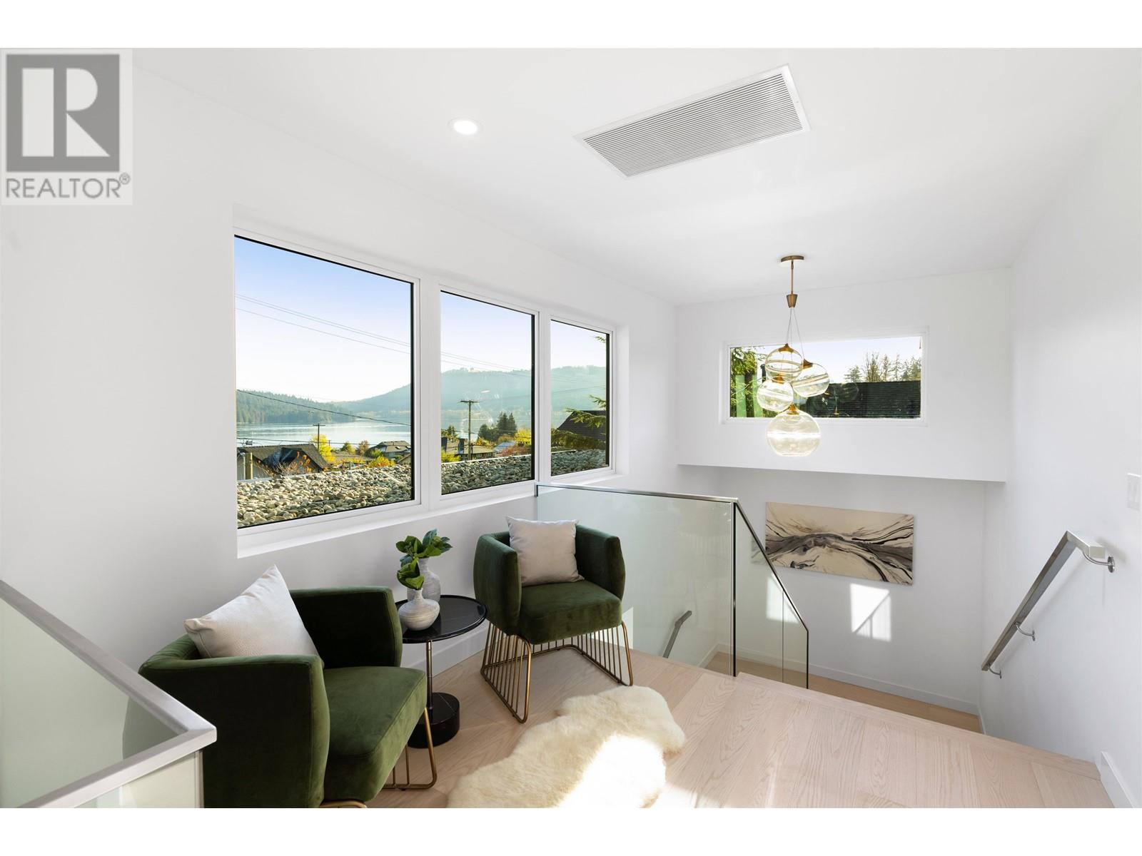 519 Roslyn Boulevard, North Vancouver, British Columbia  V7G 1P2 - Photo 19 - R2819975