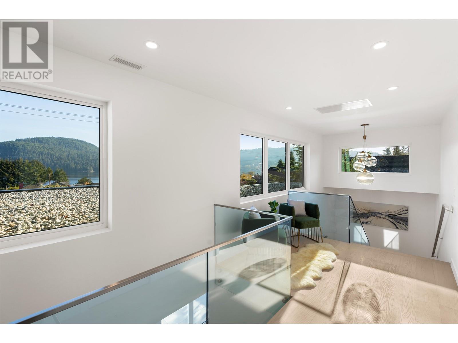 519 Roslyn Boulevard, North Vancouver, British Columbia  V7G 1P2 - Photo 20 - R2819975