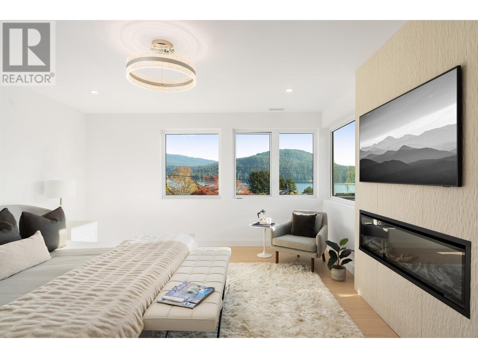 519 Roslyn Boulevard, North Vancouver, British Columbia  V7G 1P2 - Photo 21 - R2819975