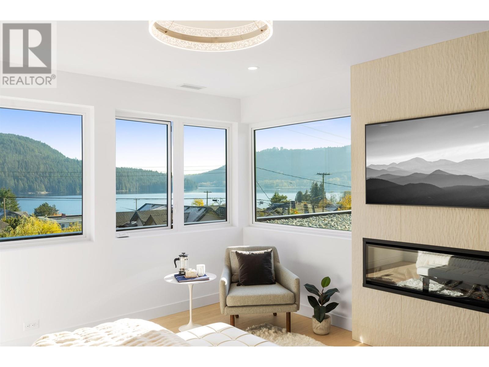 519 Roslyn Boulevard, North Vancouver, British Columbia  V7G 1P2 - Photo 22 - R2819975