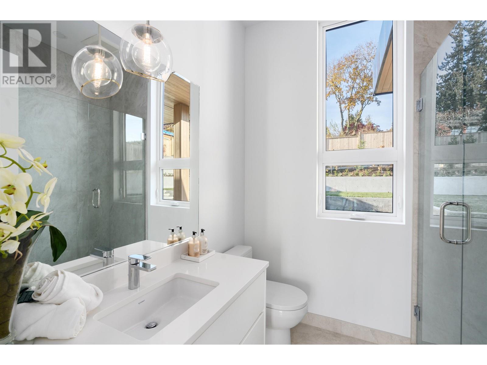 519 Roslyn Boulevard, North Vancouver, British Columbia  V7G 1P2 - Photo 29 - R2819975