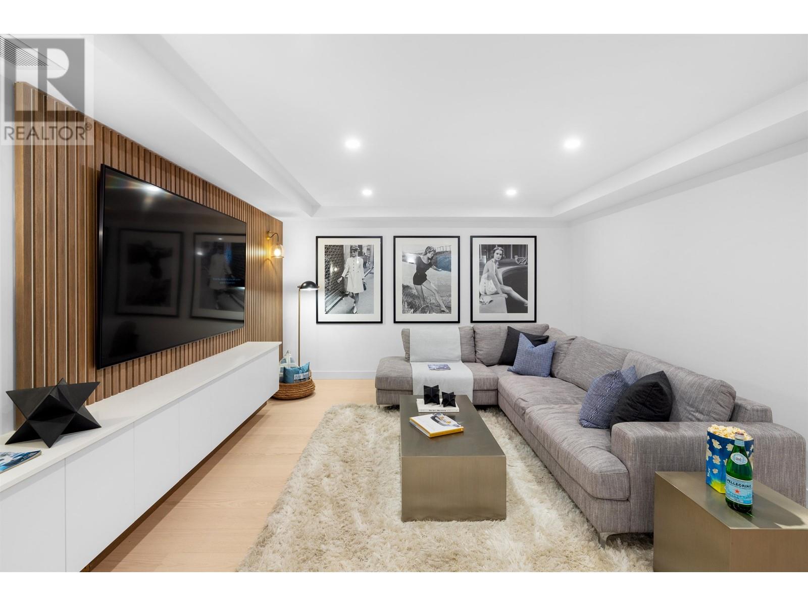 519 Roslyn Boulevard, North Vancouver, British Columbia  V7G 1P2 - Photo 30 - R2819975