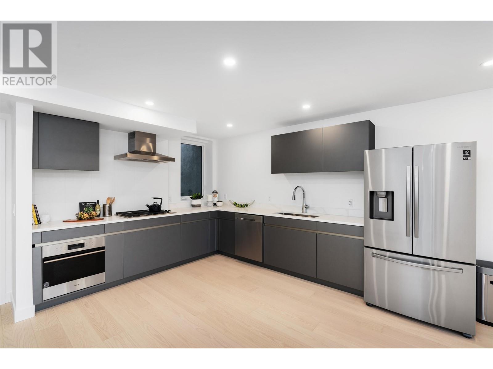 519 Roslyn Boulevard, North Vancouver, British Columbia  V7G 1P2 - Photo 33 - R2819975