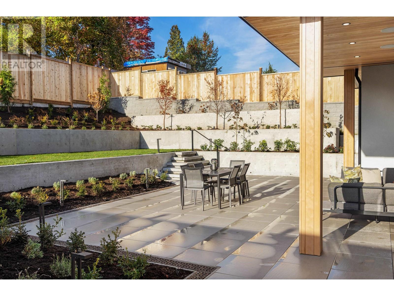 519 Roslyn Boulevard, North Vancouver, British Columbia  V7G 1P2 - Photo 36 - R2819975