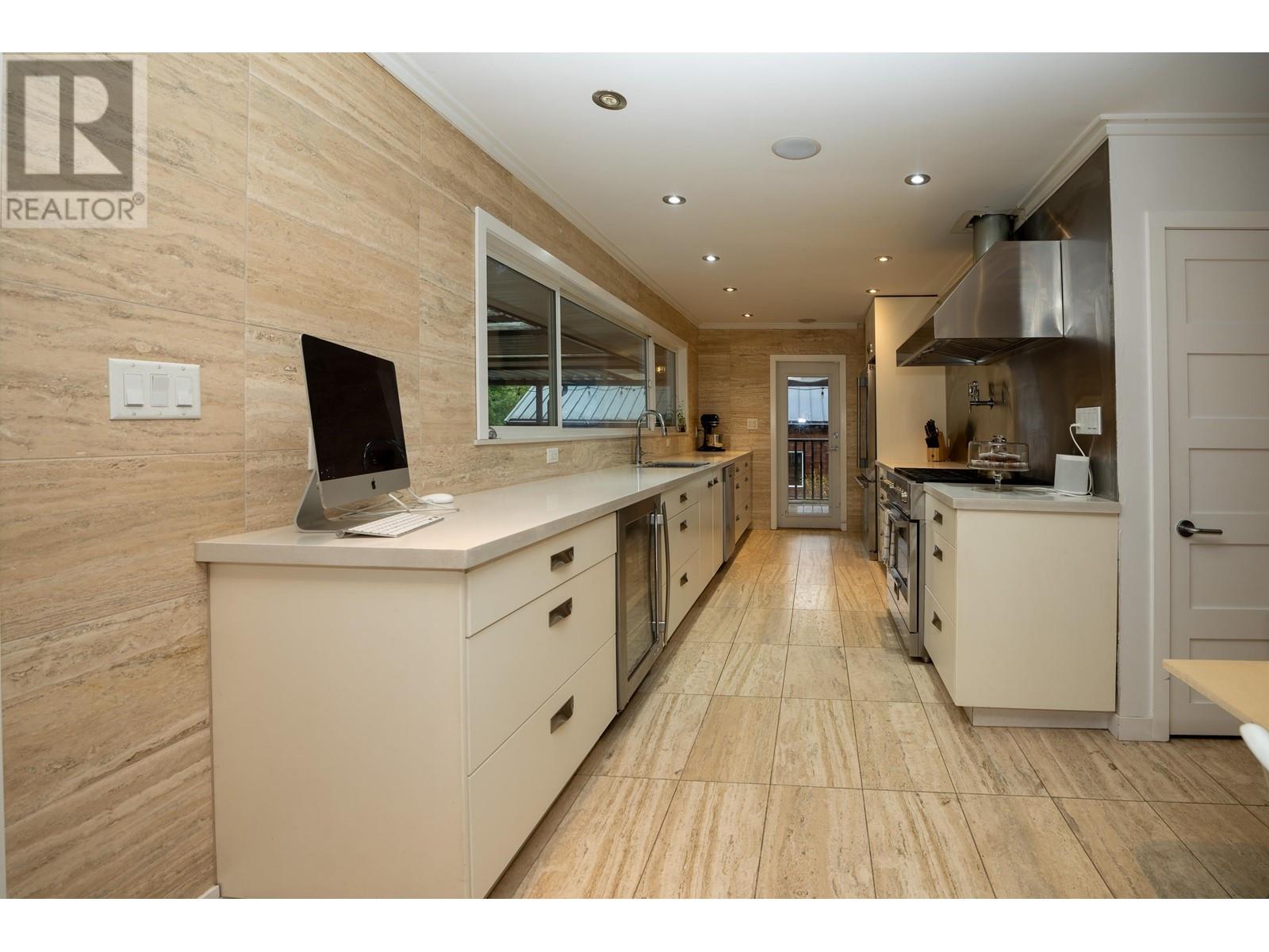 3707 Wellington Street, Port Coquitlam, British Columbia  V3B 3Y9 - Photo 6 - R2819003