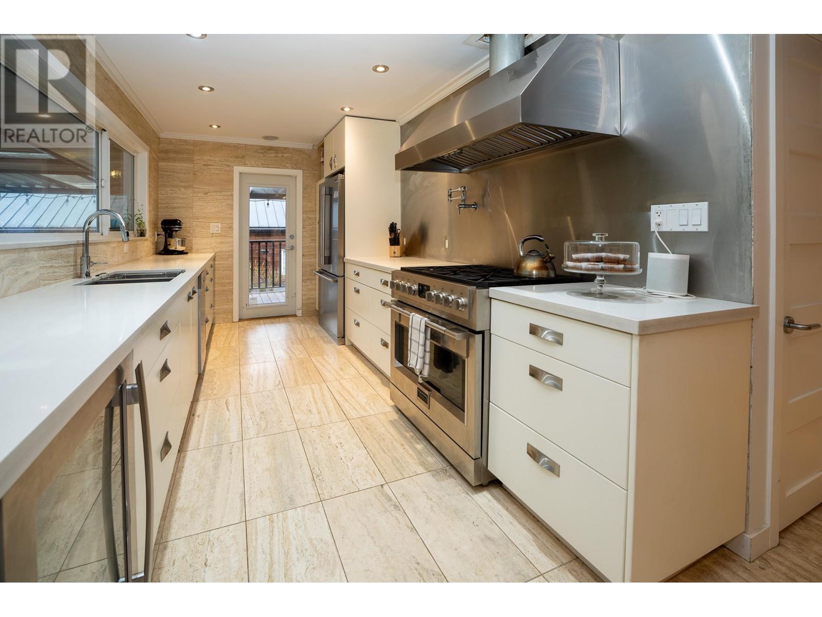 3707 Wellington Street, Port Coquitlam, British Columbia  V3B 3Y9 - Photo 4 - R2819003