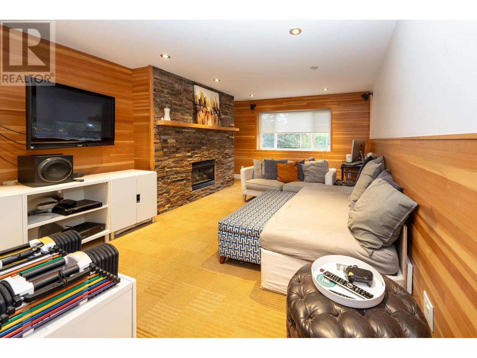 3707 Wellington Street, Port Coquitlam, British Columbia  V3B 3Y9 - Photo 17 - R2819003